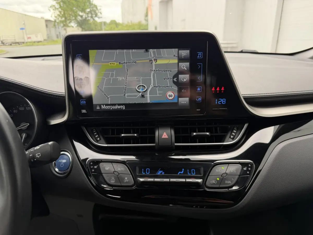 1.8 Hybrid Style - NAVI/ACC/CAMERA/JBL/NAP