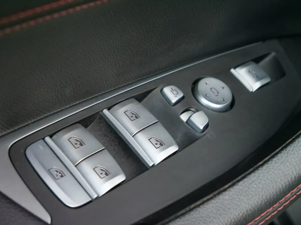 M40i High 361pk Executive Edition M-Sport Automaat Stuurverwarming / Trekhaak / El. stoelen / Harman Kardon