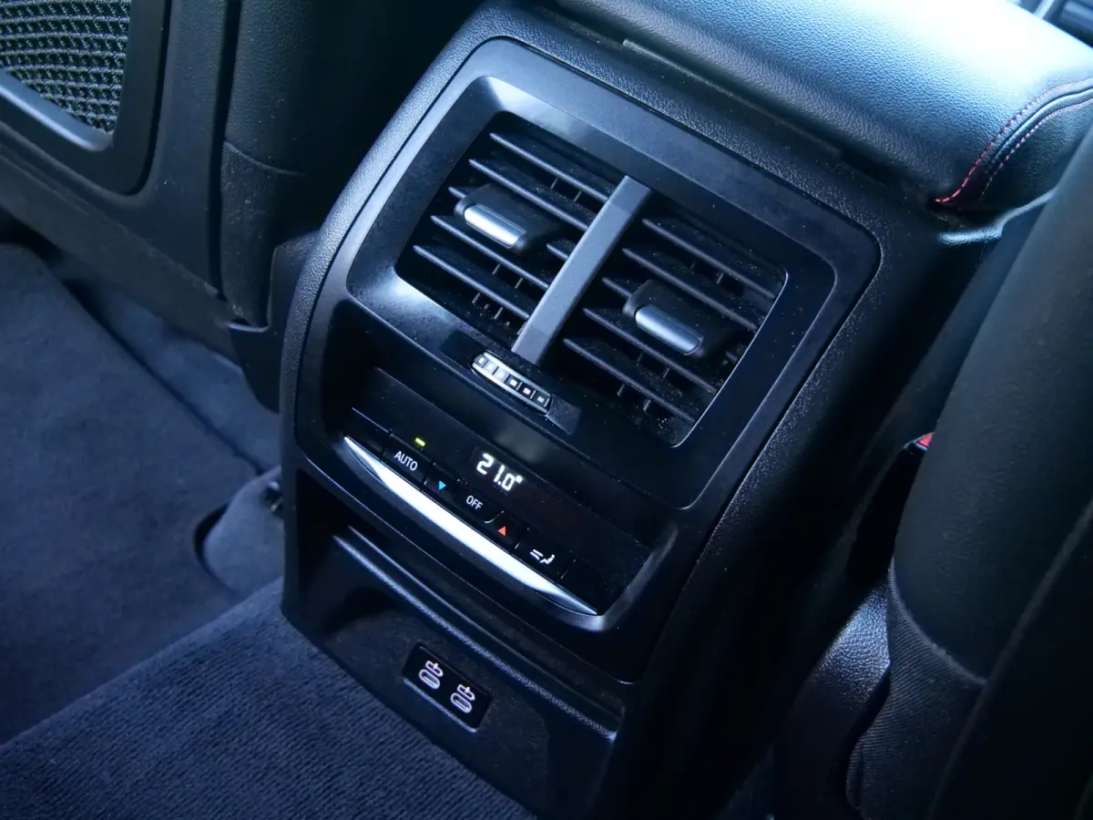 M40i High 361pk Executive Edition M-Sport Automaat Stuurverwarming / Trekhaak / El. stoelen / Harman Kardon