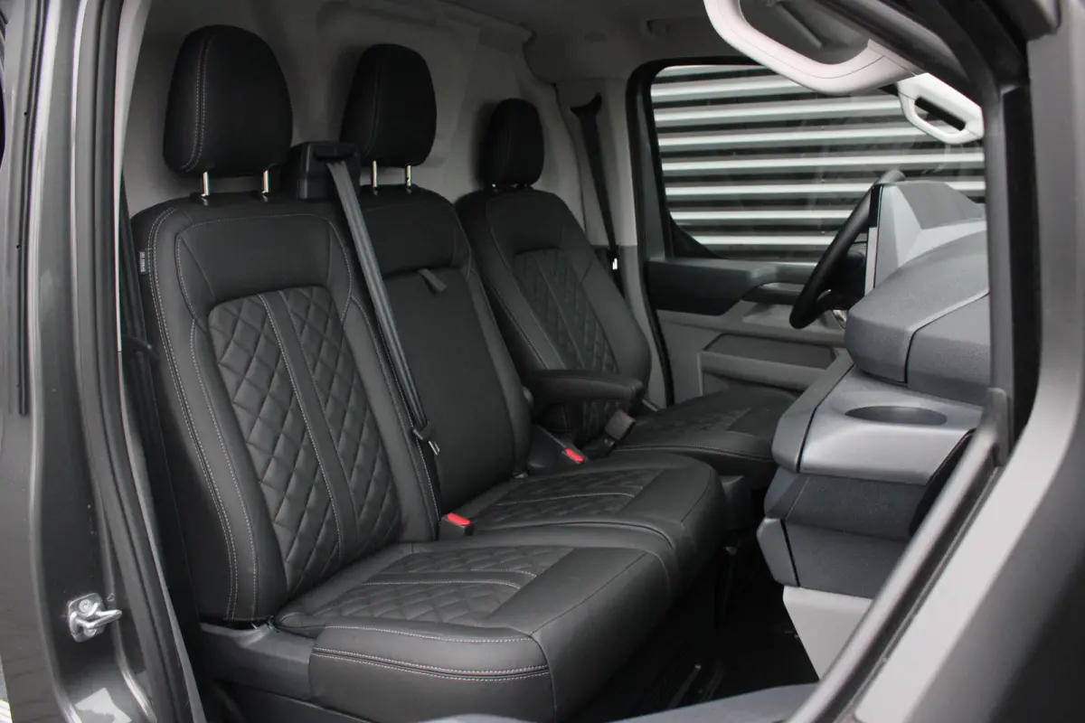 Cust. L2H1 Limited 71 kWh 218PK / JB- EDITON / CAMERA / 370KM RANGE / APPLE CARPLAY /DRIVERS- PACK /FULL OPTION