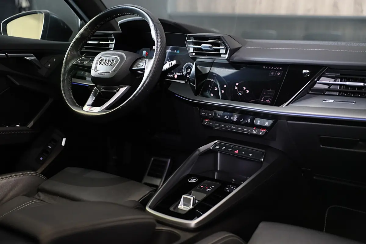 45 TFSI e RS3 Look / 245 PK / RS Zetels / B & O / Leder / Lane Assist / Open Pano / Matrix / Virtual Cockpit
