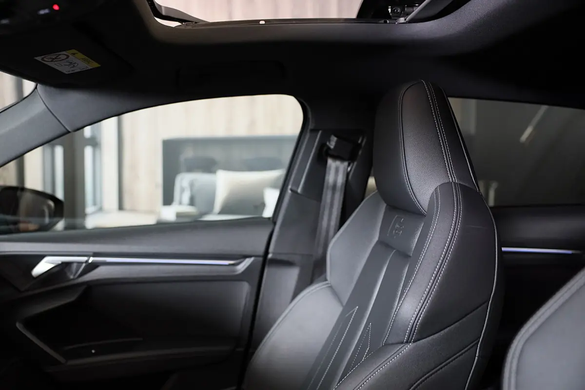 45 TFSI e RS3 Look / 245 PK / RS Zetels / B & O / Leder / Lane Assist / Open Pano / Matrix / Virtual Cockpit