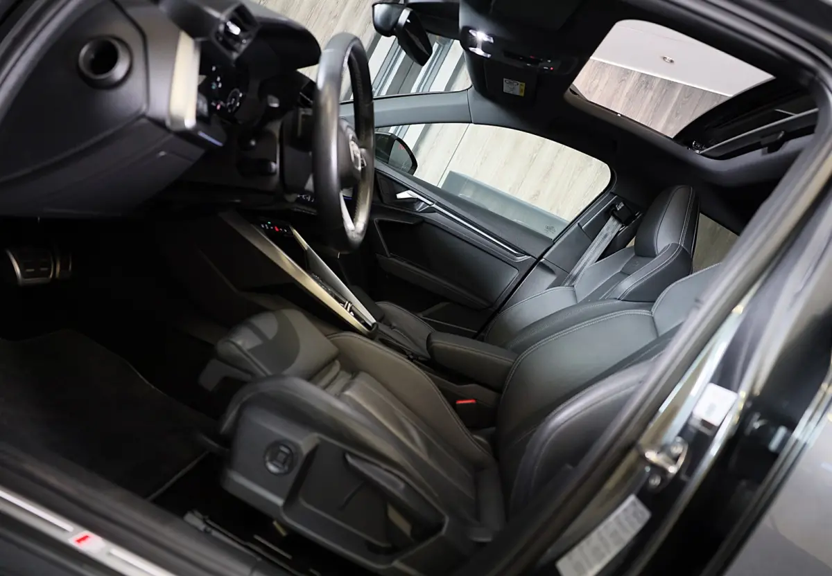 45 TFSI e RS3 Look / 245 PK / RS Zetels / B & O / Leder / Lane Assist / Open Pano / Matrix / Virtual Cockpit