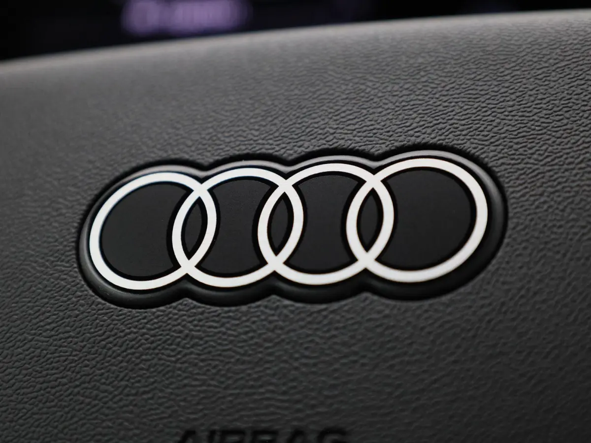 Avant 2.0 quattro S edition Competition 367 PK | S-line | Navigatie | 360 Camera | Panorama Glasdak | Stoelverwarming | Privacy glas | Lichtmetalen velgen |