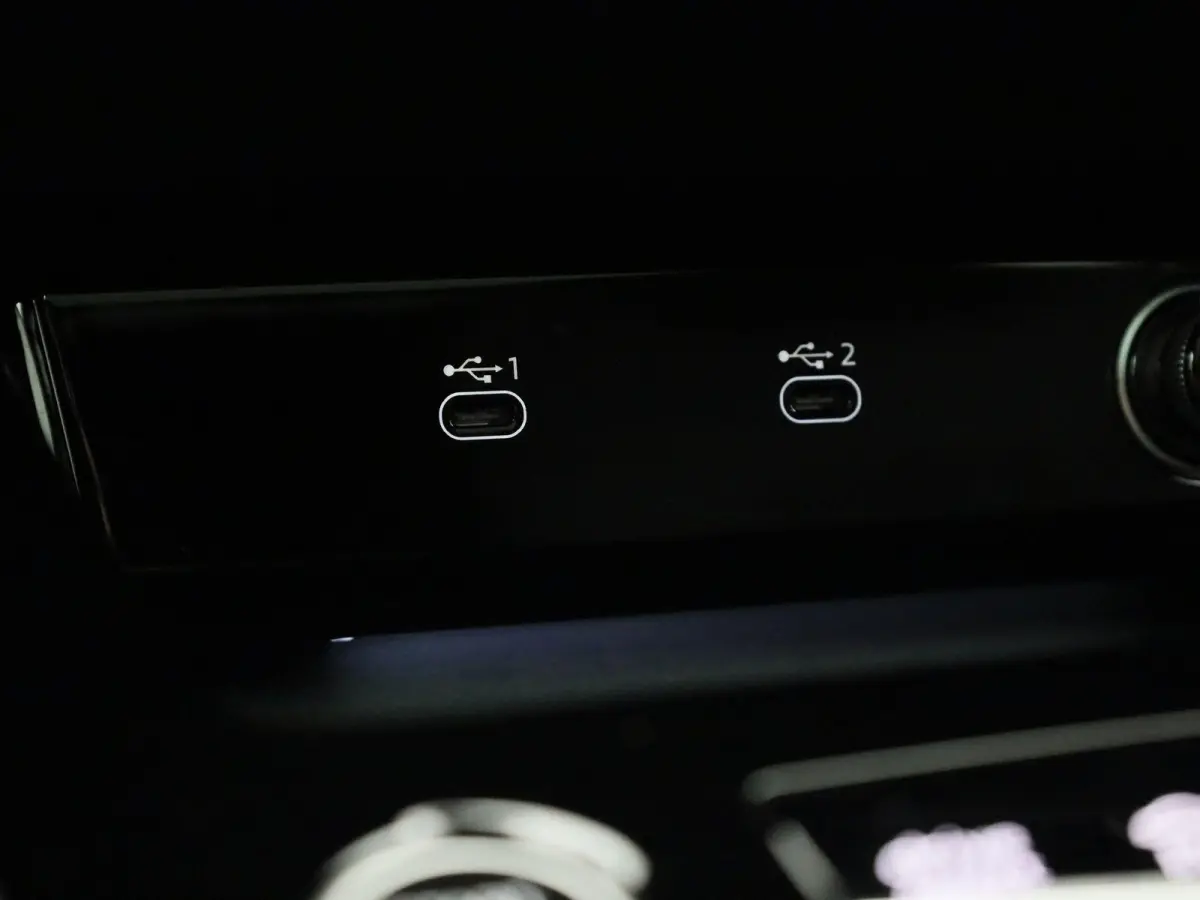 Avant 2.0 quattro S edition Competition 367 PK | S-line | Navigatie | 360 Camera | Panorama Glasdak | Stoelverwarming | Privacy glas | Lichtmetalen velgen |