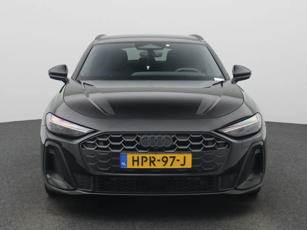 Avant 2.0 quattro S edition Competition 367 PK | S-line | Navigatie | 360 Camera | Panorama Glasdak | Stoelverwarming | Privacy glas | Lichtmetalen velgen |