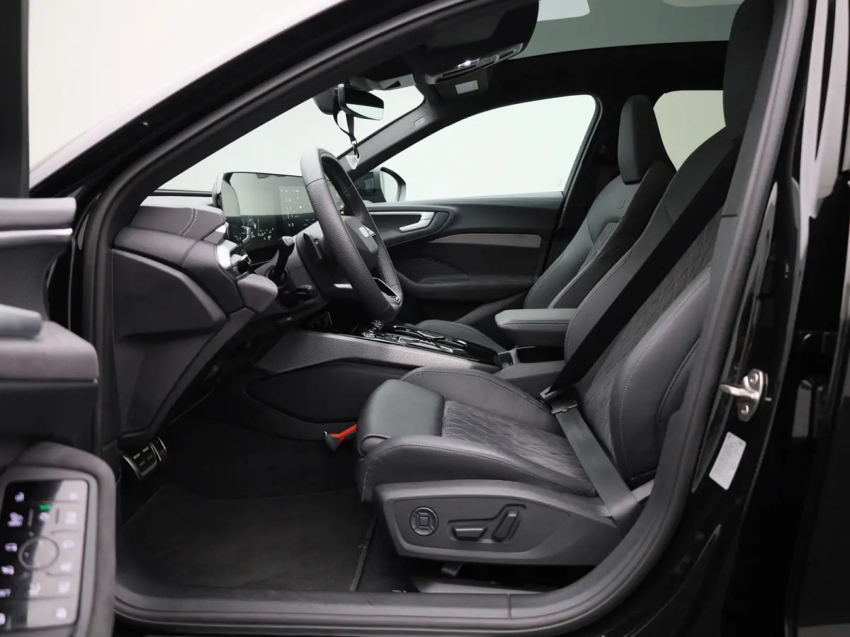 Avant 2.0 quattro S edition Competition 367 PK | S-line | Navigatie | 360 Camera | Panorama Glasdak | Stoelverwarming | Privacy glas | Lichtmetalen velgen |