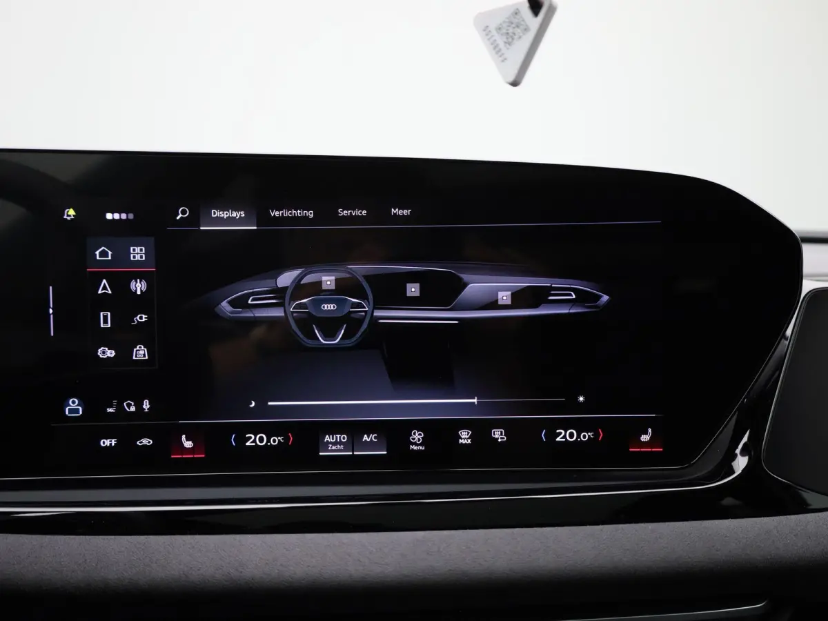 Avant 2.0 quattro S edition Competition 367 PK | S-line | Navigatie | 360 Camera | Panorama Glasdak | Stoelverwarming | Privacy glas | Lichtmetalen velgen |