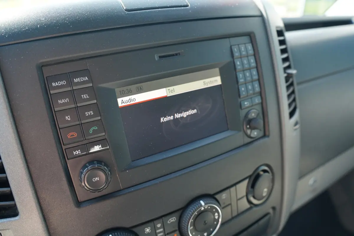 2.0 TDI 163 pk Bakwagen met Laadklep en Zijdeur R Airco, Cruise Control, Trekhaak 3.500 kg, 2-Zits