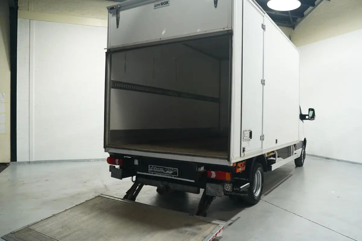2.0 TDI 163 pk Bakwagen met Laadklep en Zijdeur R Airco, Cruise Control, Trekhaak 3.500 kg, 2-Zits