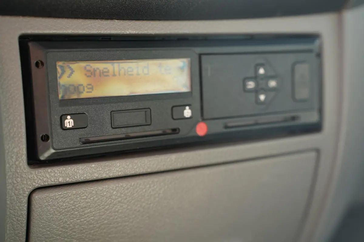 2.0 TDI 163 pk Bakwagen met Laadklep en Zijdeur R Airco, Cruise Control, Trekhaak 3.500 kg, 2-Zits