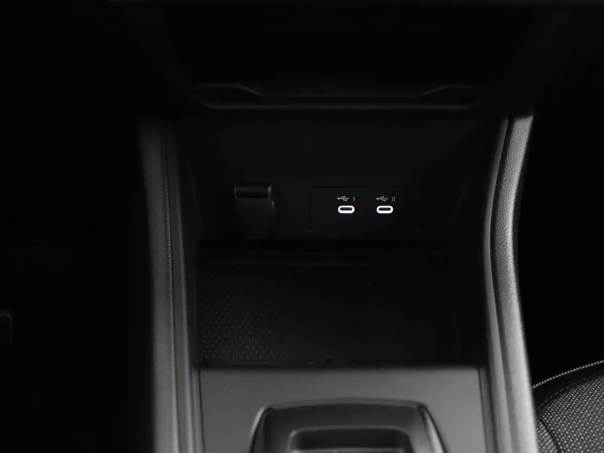techno full hybrid E-Tech 160 | Google Navigatie | Parkeercamera | Climate Control |
