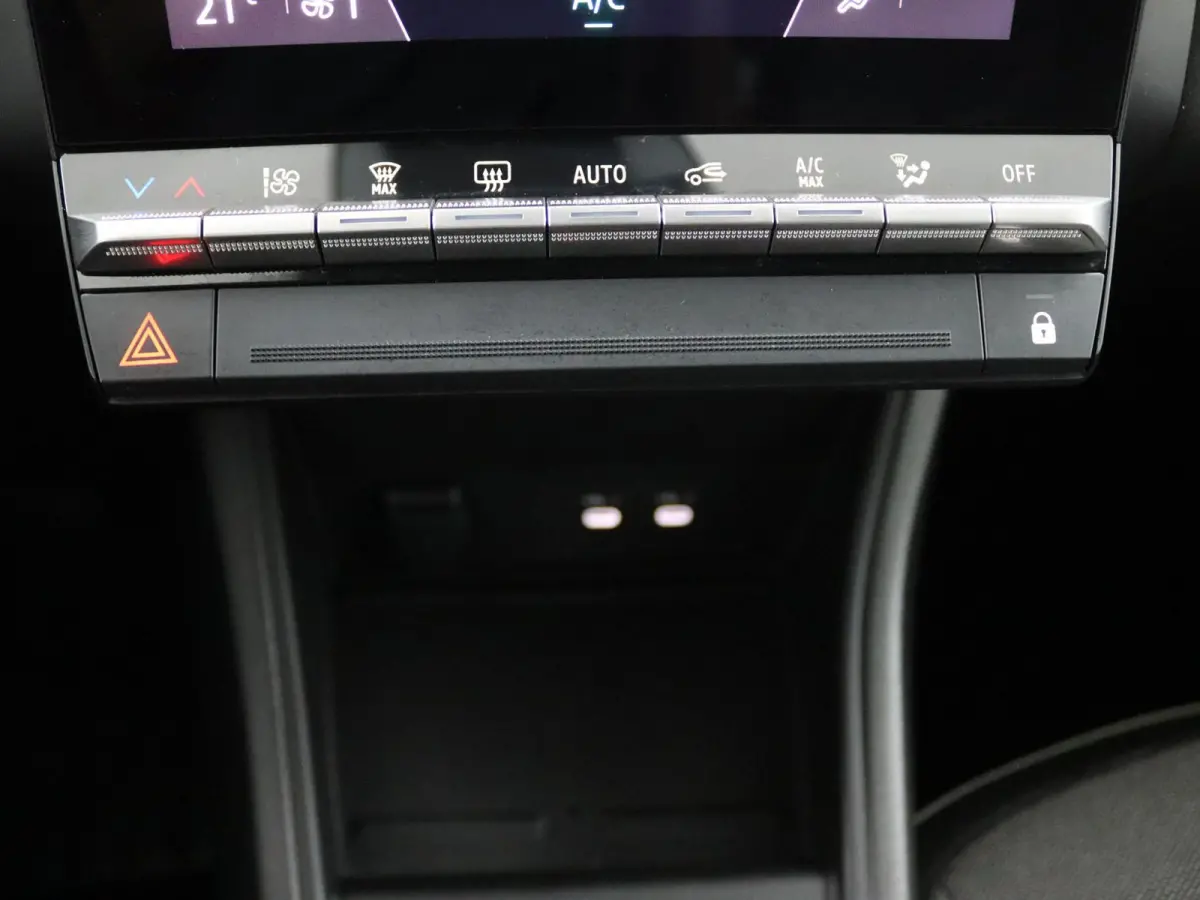 techno full hybrid E-Tech 160 | Google Navigatie | Parkeercamera | Climate Control |