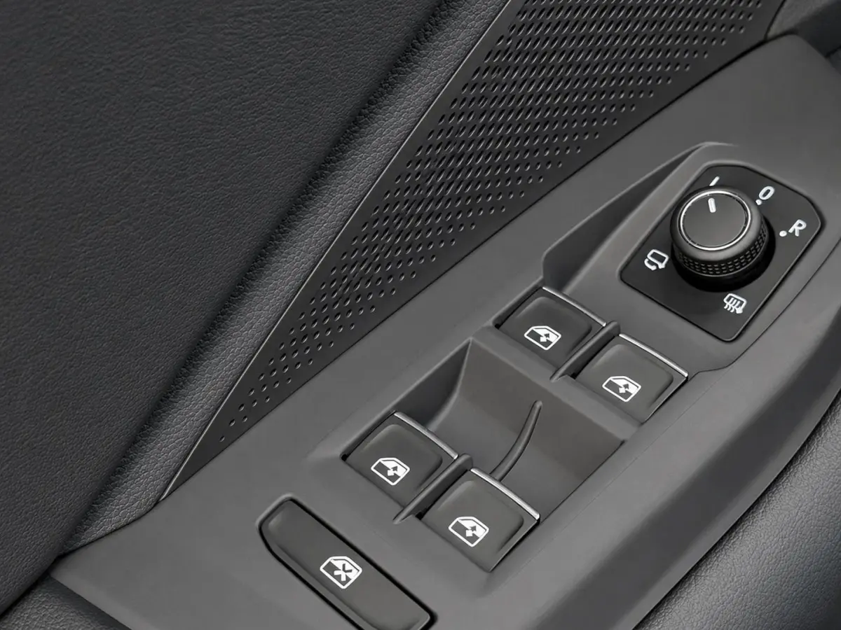 1.5 eTSI Business Navigatie Apple Carplay Android Auto Camera Parkeerhulp Adaptive Cruise Control Stoel- en stuurverwarming Memory stoelen Virtual Cockpit Climate Control
