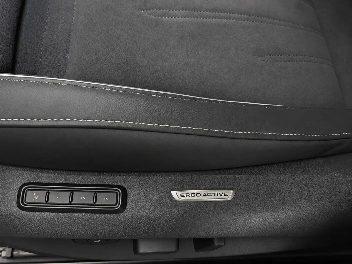 1.5 eTSI Business Navigatie Apple Carplay Android Auto Camera Parkeerhulp Adaptive Cruise Control Stoel- en stuurverwarming Memory stoelen Virtual Cockpit Climate Control