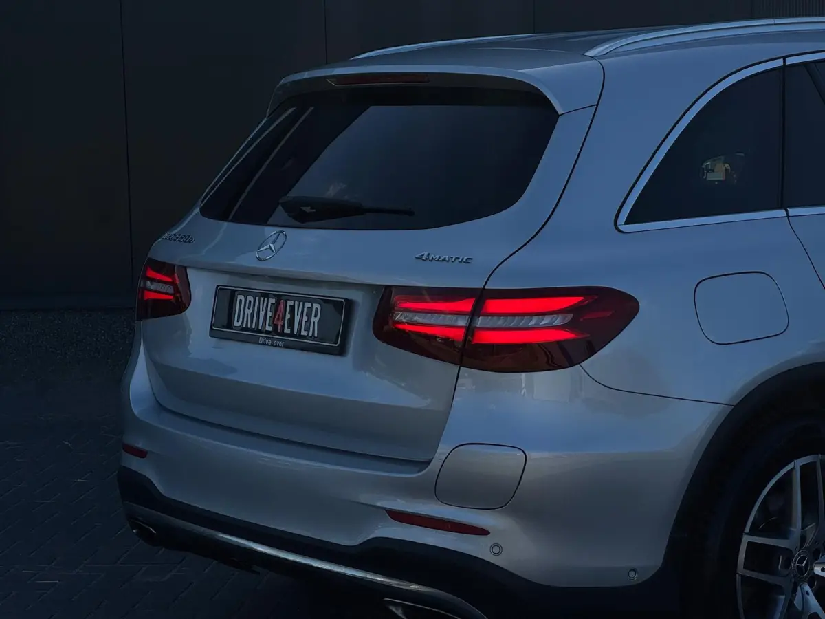 350e 4MATIC AMG M18 NAVI|LEDER|SPORTVELGEN|CAMERA|LED