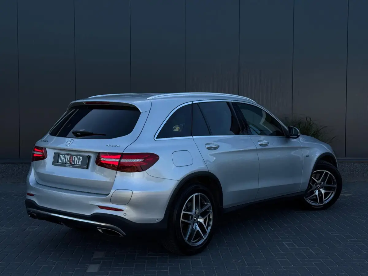 350e 4MATIC AMG M18 NAVI|LEDER|SPORTVELGEN|CAMERA|LED