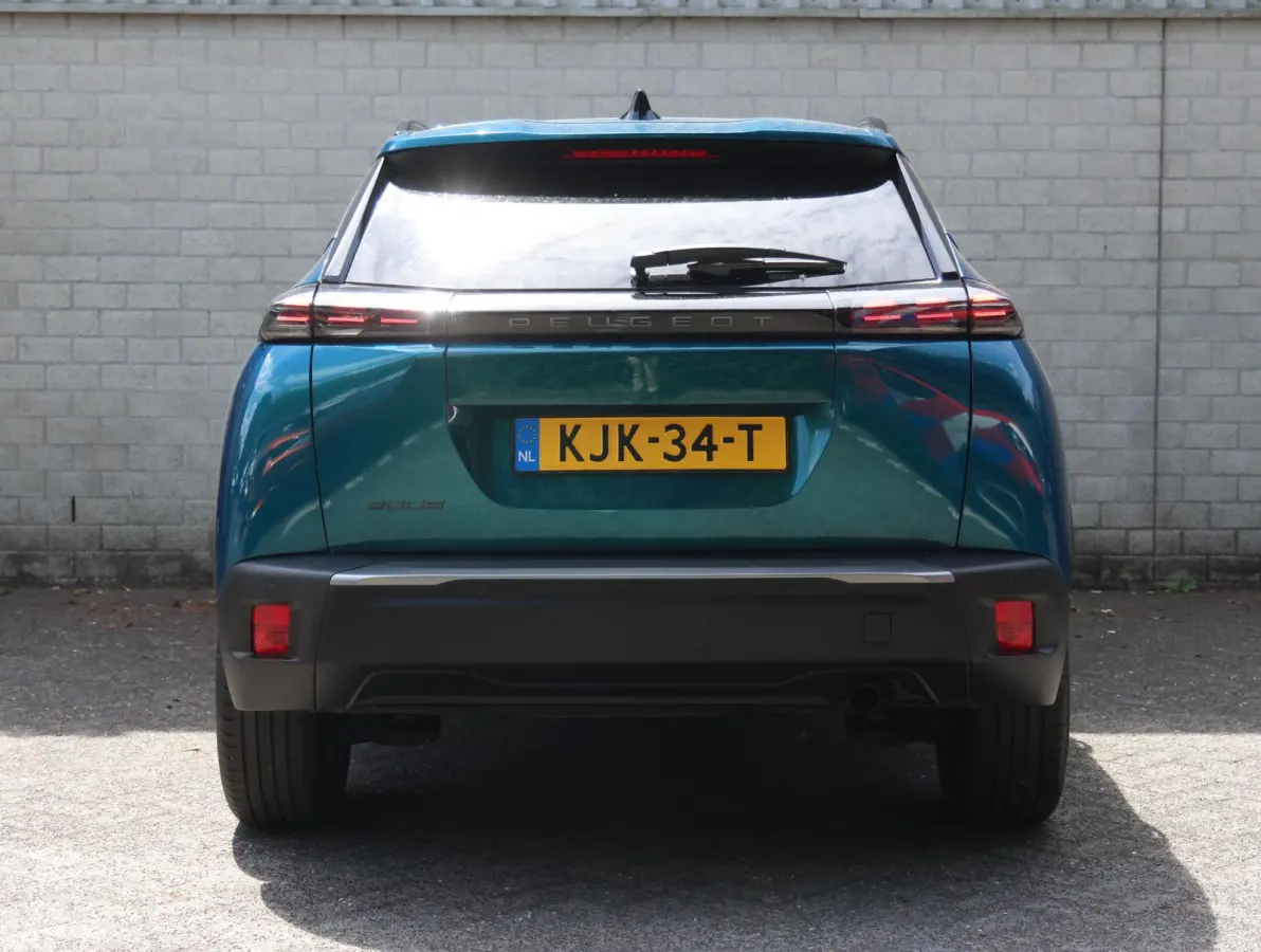 1.2 100pk Allure | Parkeersensoren voor en achter | 17"velgen | Apple Carplay en Android Auto