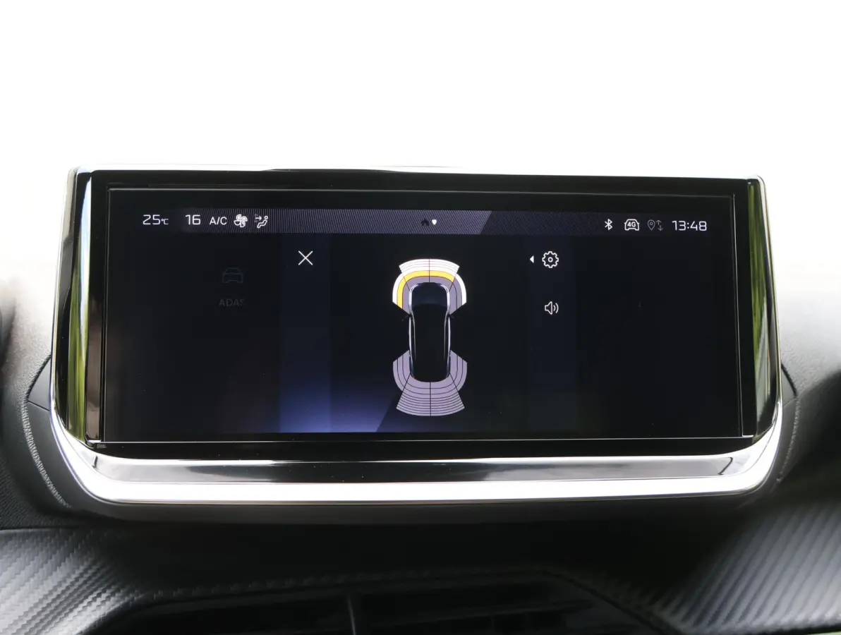 1.2 100pk Allure | Parkeersensoren voor en achter | 17"velgen | Apple Carplay en Android Auto