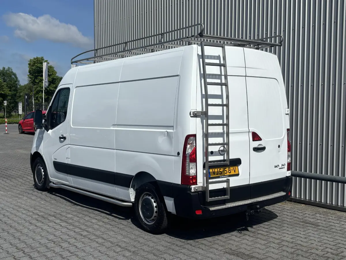 2.3 Turbo L2H2*NAVI*CAM*ECC*HAAK*CRUISE*TEL*3PERS*