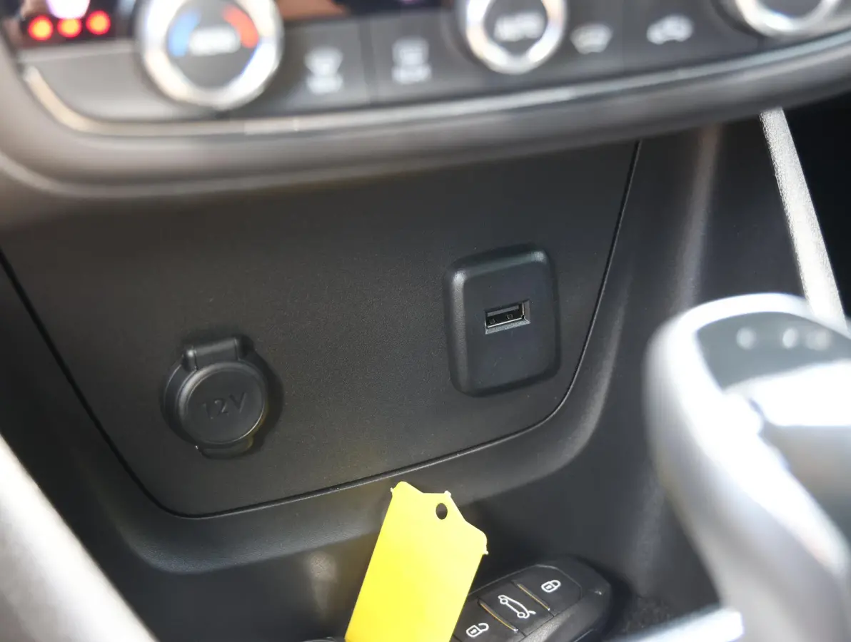 1.2 130pk Automaat Innovation | Trekhaak | AGR stoelen | Camera en parkeersensoren rondom | Stuur- en stoelverwarming