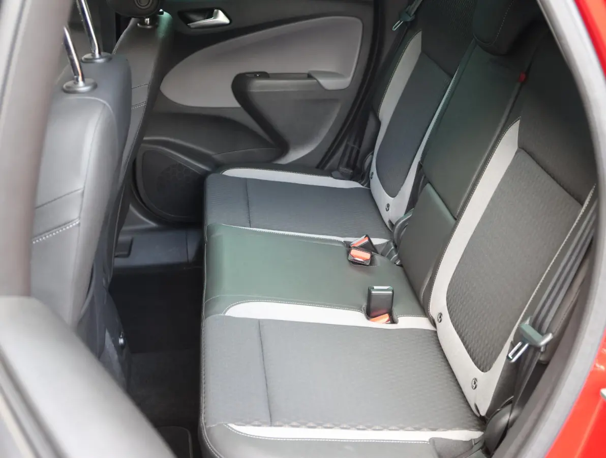 1.2 130pk Automaat Innovation | Trekhaak | AGR stoelen | Camera en parkeersensoren rondom | Stuur- en stoelverwarming