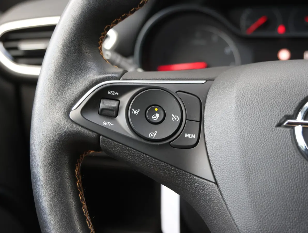 1.2 130pk Automaat Innovation | Trekhaak | AGR stoelen | Camera en parkeersensoren rondom | Stuur- en stoelverwarming