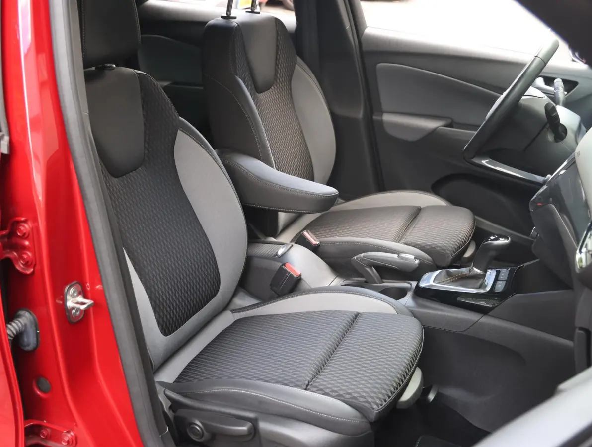 1.2 130pk Automaat Innovation | Trekhaak | AGR stoelen | Camera en parkeersensoren rondom | Stuur- en stoelverwarming