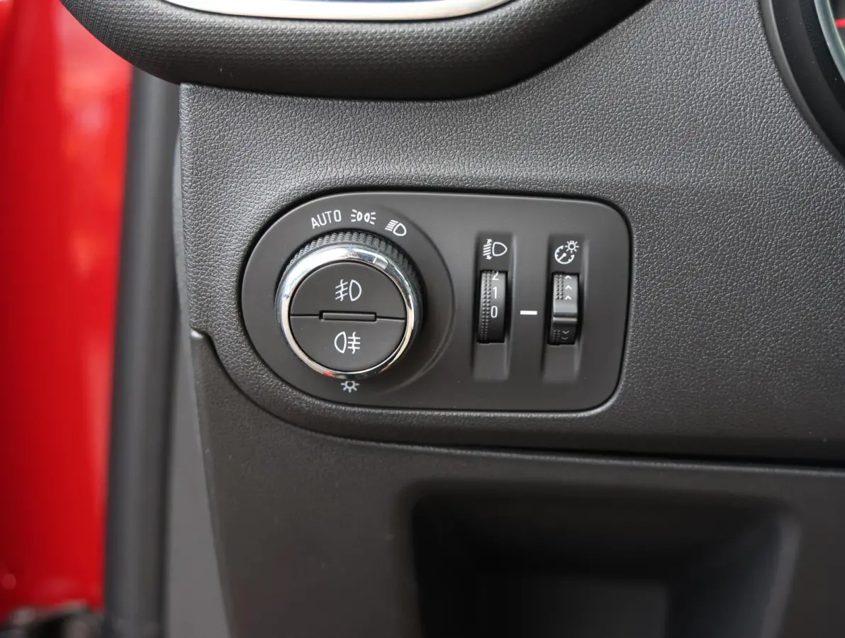 1.2 130pk Automaat Innovation | Trekhaak | AGR stoelen | Camera en parkeersensoren rondom | Stuur- en stoelverwarming