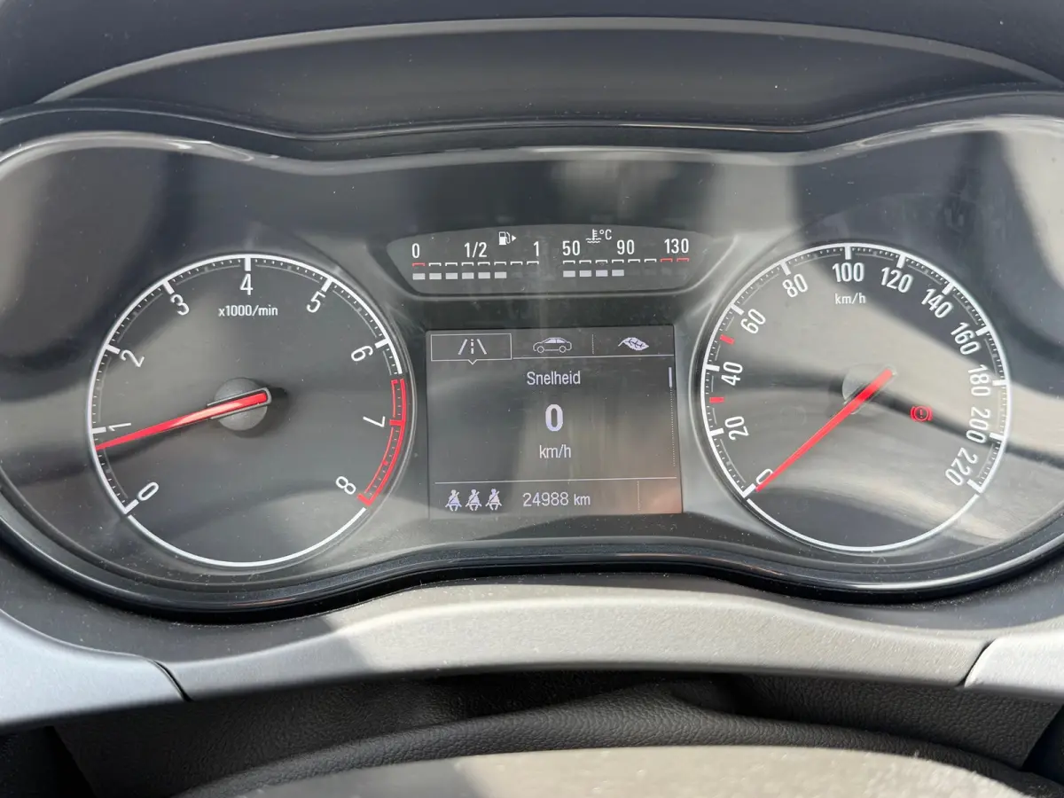 1.0 Turbo Edition - Magma Red - LMV/airco- Slechts 24dkm