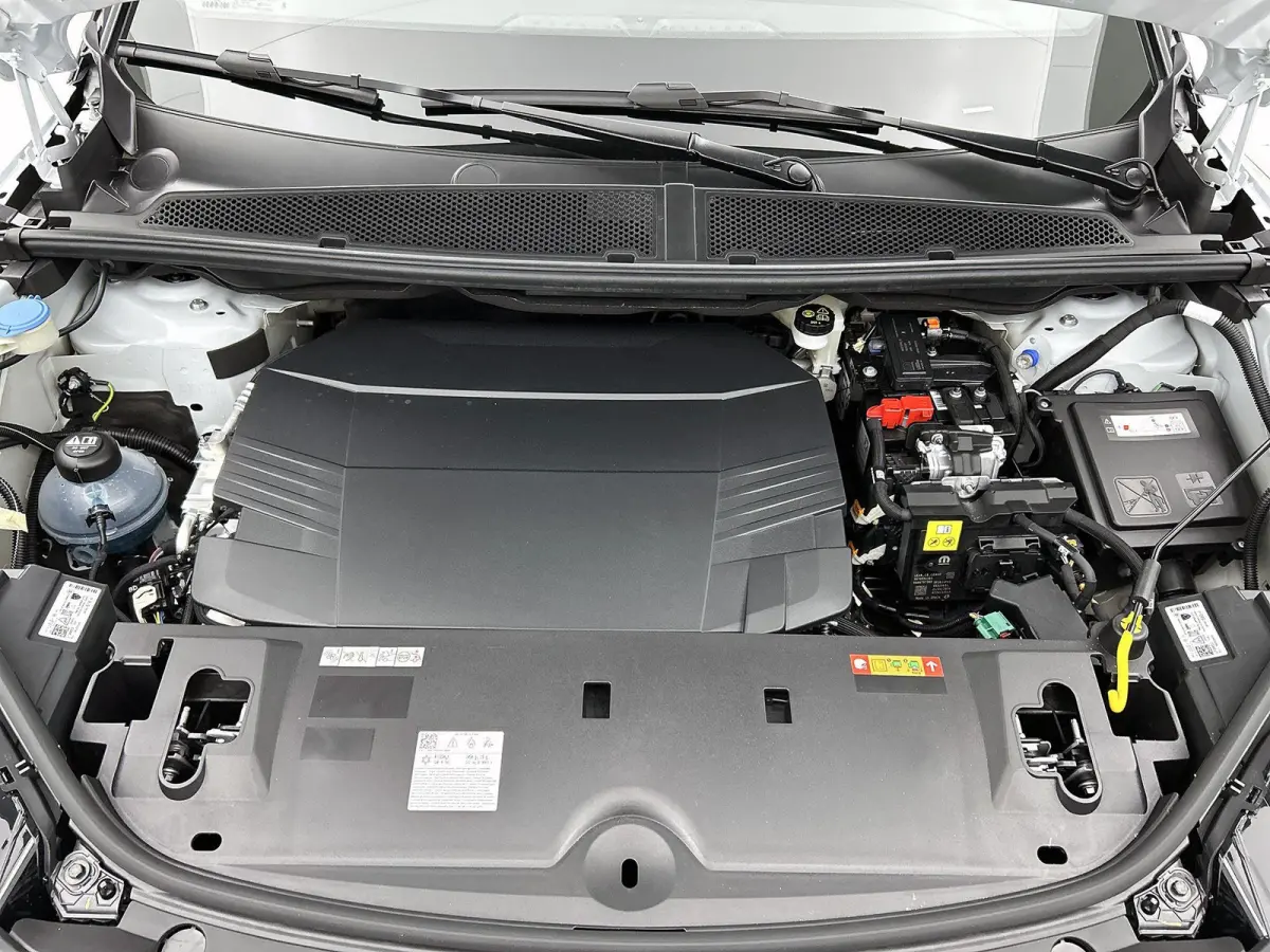 230pk GT Long Range 97 kWh Automaat | Accu 100% | Navigatie | Schuif/Kantel Dak | Elektrische Stoelen | Camera Voor + Achter | Warmtepomp |  HiFi Focal |