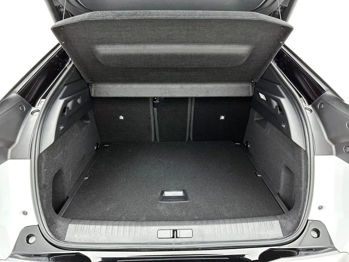 230pk GT Long Range 97 kWh Automaat | Accu 100% | Navigatie | Schuif/Kantel Dak | Elektrische Stoelen | Camera Voor + Achter | Warmtepomp |  HiFi Focal |