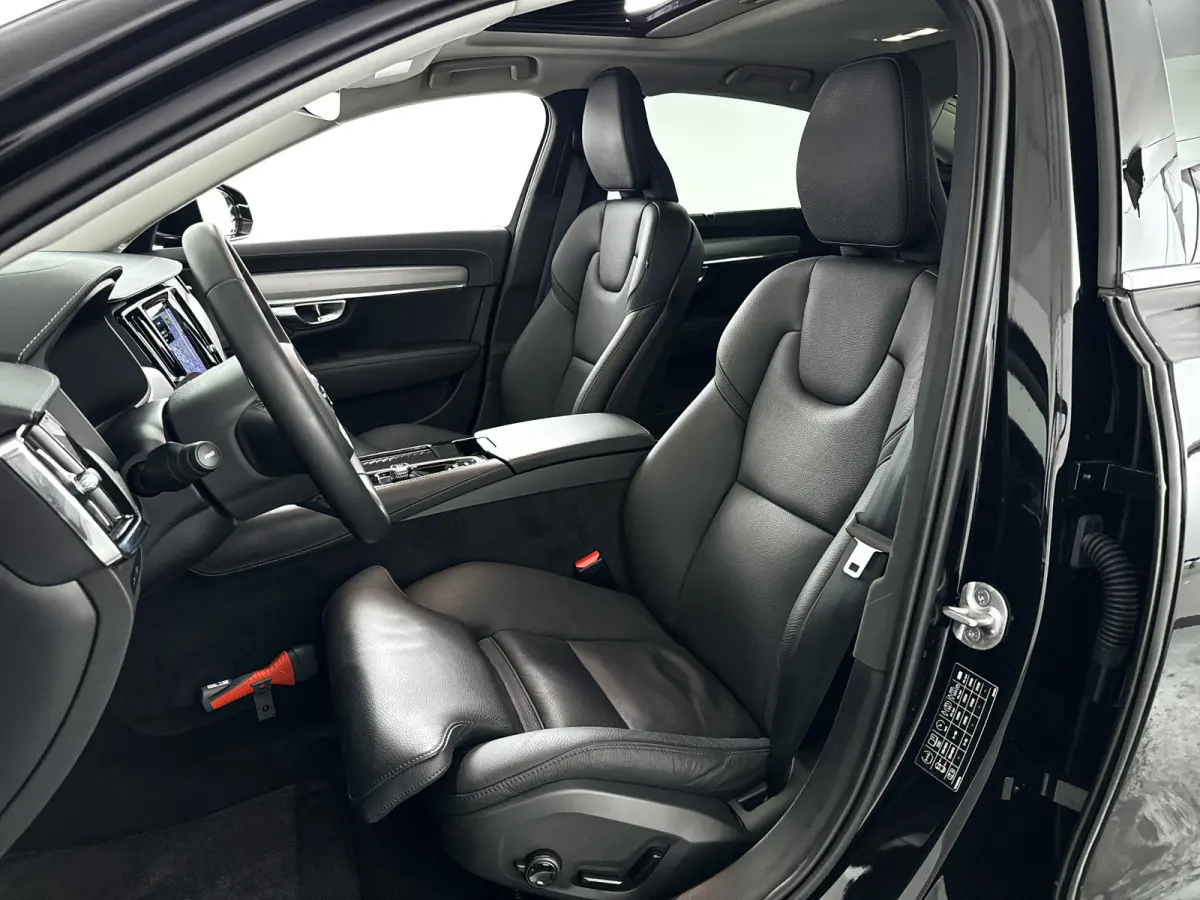 T8 AWD Plus Bright | Panoramadak | 360° camera | Harman Kardon | Stoel- en Stuurverwarming | Trekhaak