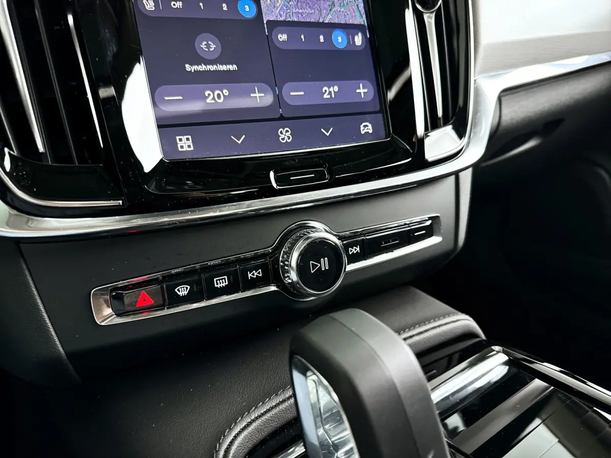 T8 AWD Plus Bright | Panoramadak | 360° camera | Harman Kardon | Stoel- en Stuurverwarming | Trekhaak