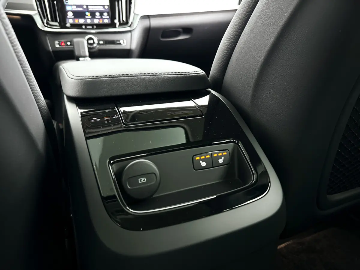 T8 AWD Plus Bright | Panoramadak | 360° camera | Harman Kardon | Stoel- en Stuurverwarming | Trekhaak