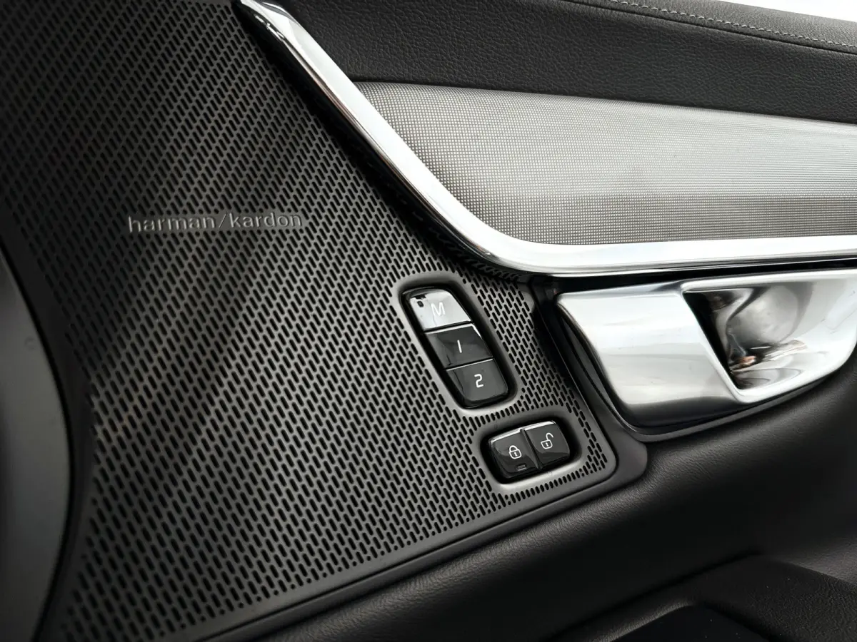 T8 AWD Plus Bright | Panoramadak | 360° camera | Harman Kardon | Stoel- en Stuurverwarming | Trekhaak