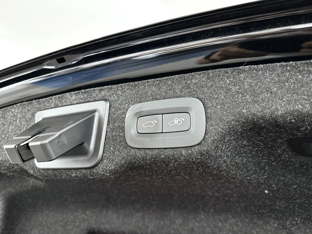 T8 AWD Plus Bright | Panoramadak | 360° camera | Harman Kardon | Stoel- en Stuurverwarming | Trekhaak