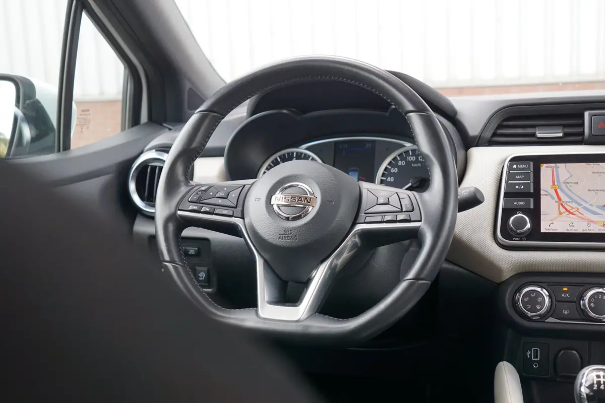 1.0 IG-T 100pk N-Connecta - Solid White - Carplay/Nav/Camera
