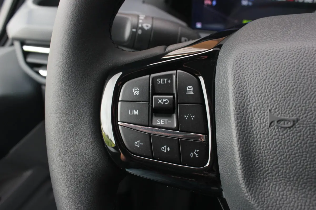 Cust. 340 L2H1 Limited 71 kWh 218PK / JB- EDITON / CAMERA / 370KM RANGE /APPLE CARPLAY /DRIVERS- PACK /FULL OPTIONS