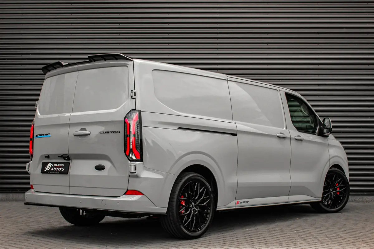 Cust. 340 L2H1 Limited 71 kWh 218PK / JB- EDITON / CAMERA / 370KM RANGE /APPLE CARPLAY /DRIVERS- PACK /FULL OPTIONS