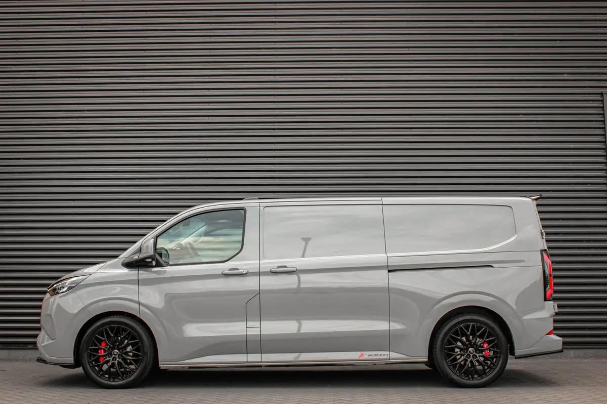 Cust. 340 L2H1 Limited 71 kWh 218PK / JB- EDITON / CAMERA / 370KM RANGE /APPLE CARPLAY /DRIVERS- PACK /FULL OPTIONS