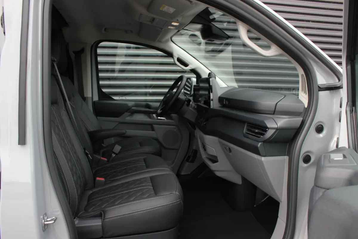 Cust. 340 L2H1 Limited 71 kWh 218PK / JB- EDITON / CAMERA / 370KM RANGE /APPLE CARPLAY /DRIVERS- PACK /FULL OPTIONS