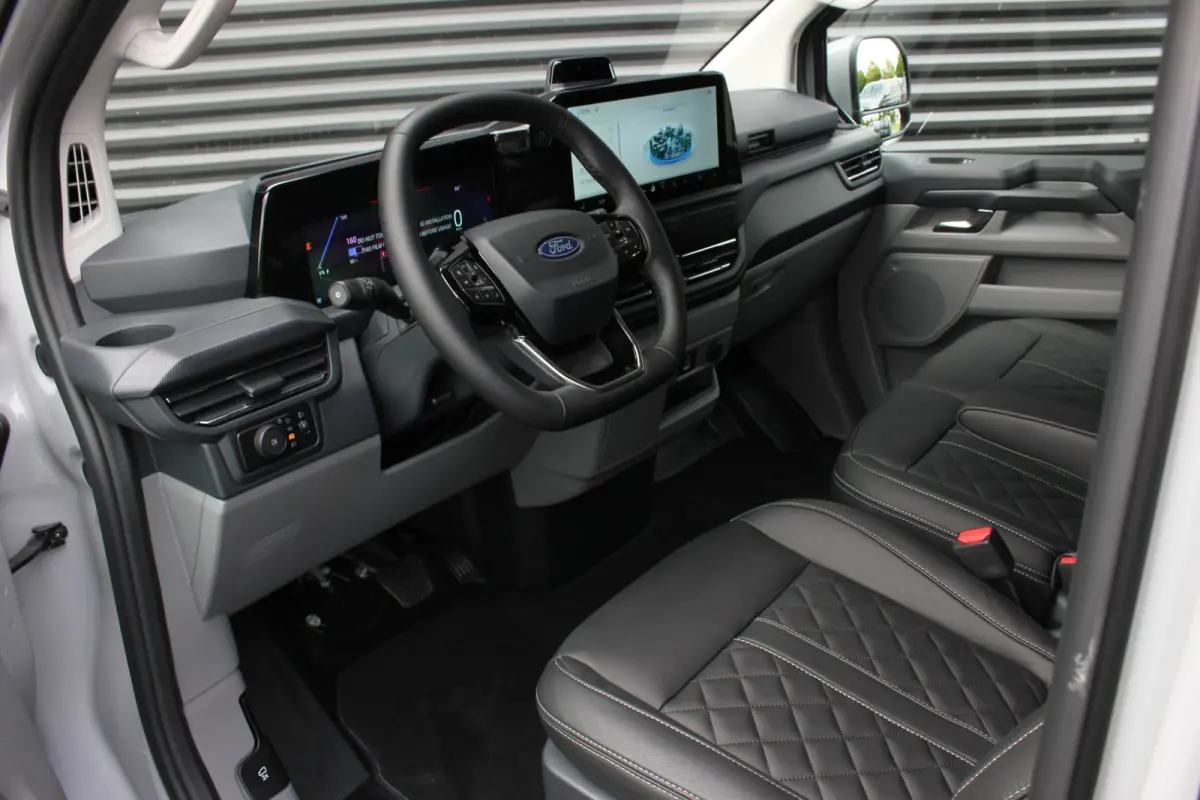Cust. 340 L2H1 Limited 71 kWh 218PK / JB- EDITON / CAMERA / 370KM RANGE /APPLE CARPLAY /DRIVERS- PACK /FULL OPTIONS