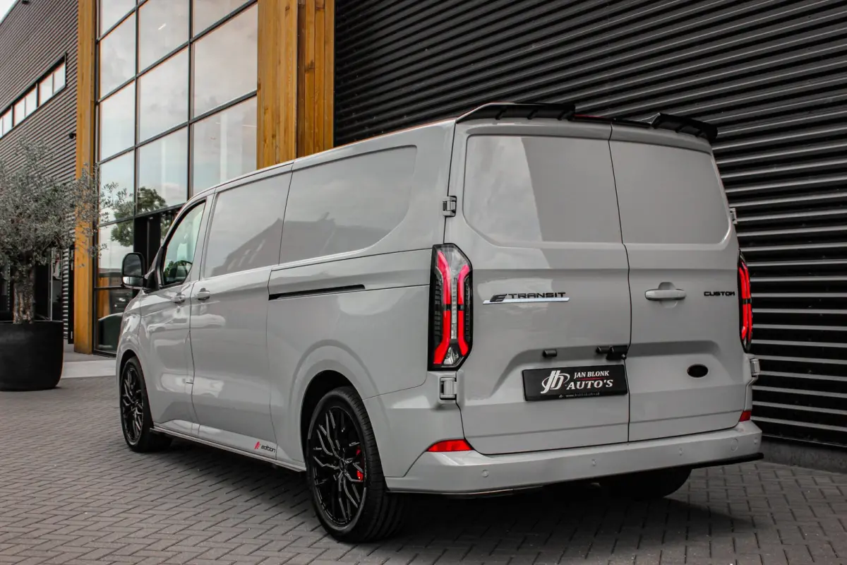 Cust. 340 L2H1 Limited 71 kWh 218PK / JB- EDITON / CAMERA / 370KM RANGE /APPLE CARPLAY /DRIVERS- PACK /FULL OPTIONS