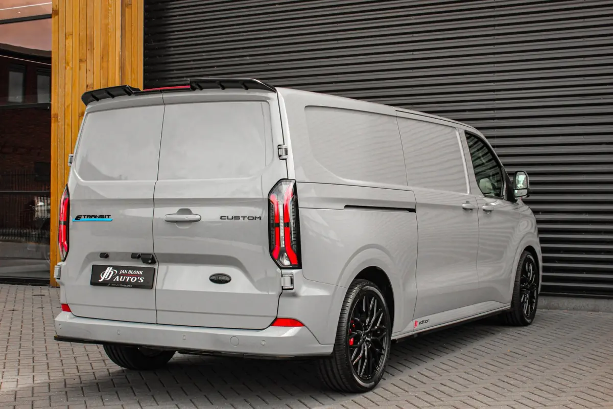 Cust. 340 L2H1 Limited 71 kWh 218PK / JB- EDITON / CAMERA / 370KM RANGE /APPLE CARPLAY /DRIVERS- PACK /FULL OPTIONS