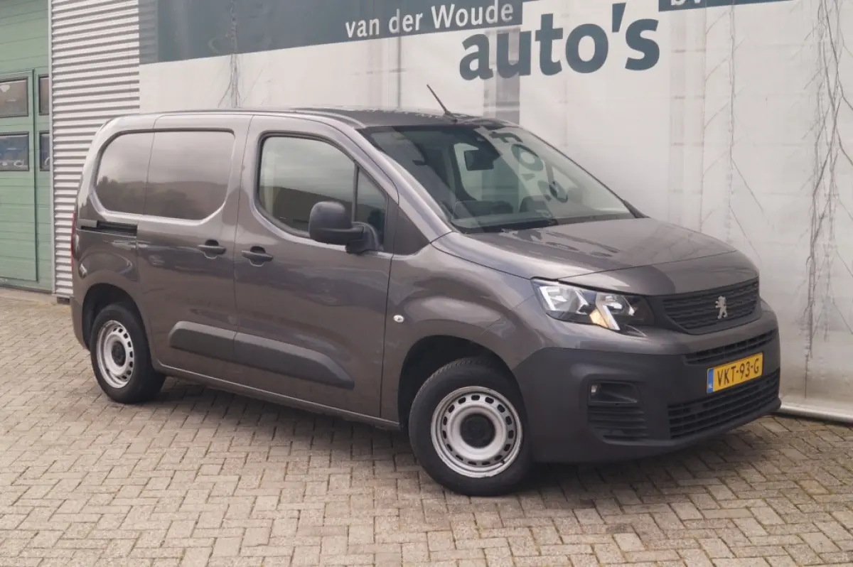 1.5 BlueHDI Asphalt -NAVI-CAM-DAB-