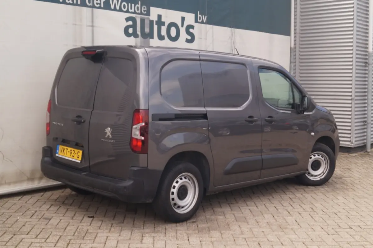 1.5 BlueHDI Asphalt -NAVI-CAM-DAB-