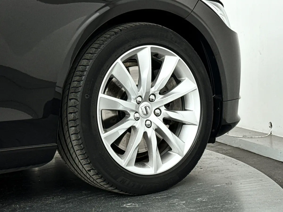T5 Momentum | Park assist | Stoelverwarming | Cruise control | Navigatie