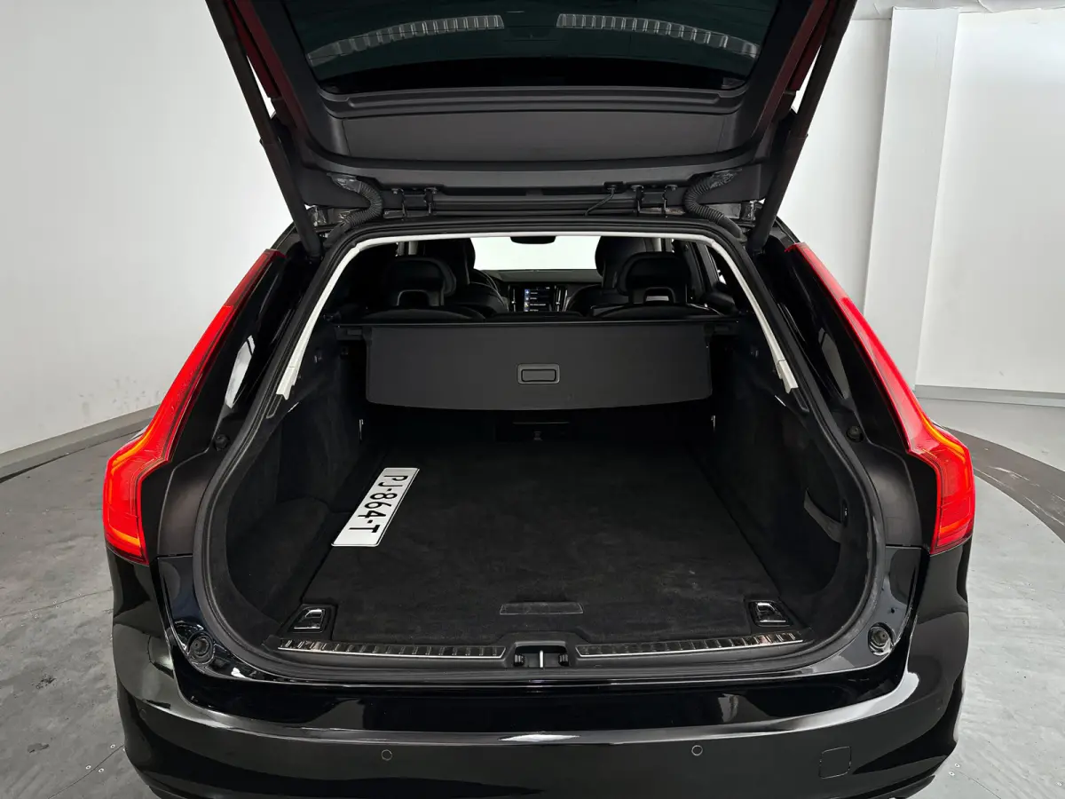 T5 Momentum | Park assist | Stoelverwarming | Cruise control | Navigatie