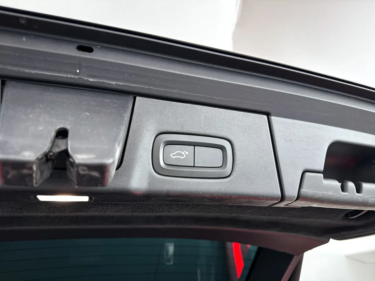 T5 Momentum | Park assist | Stoelverwarming | Cruise control | Navigatie
